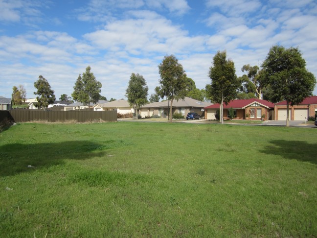 Level Corner Allotment - 833 Square Metres