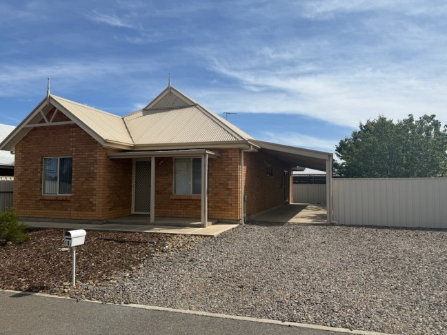 Walking distance to CBD