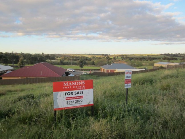 STRATHALBYN - RESIDENTIAL BUILDING ALLOTMENTS  PANORAMIC VIEWS AND RIVER RESERVES - OWNER SAYS SELL!