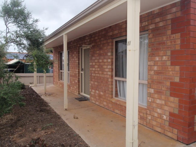 Neat Unit in Quiet Area!  *APPLICATIONS CLOSED*