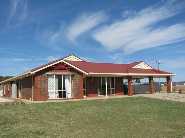 Family Home on Acres