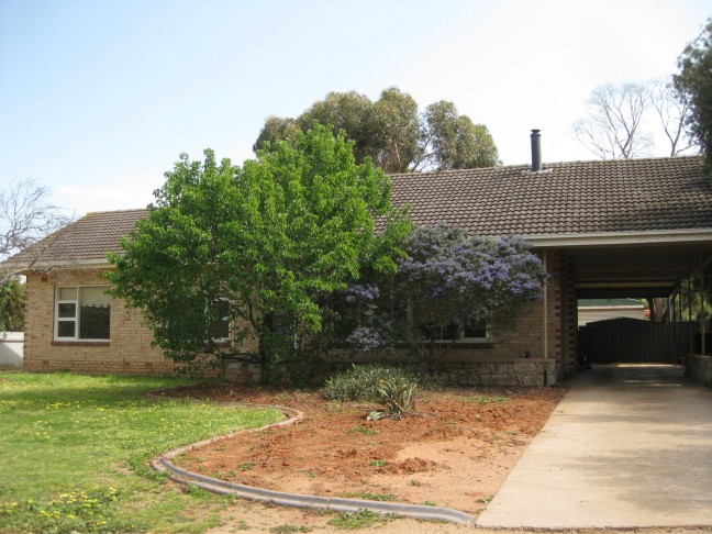 Low Maintenance Home in the Heart of Town!