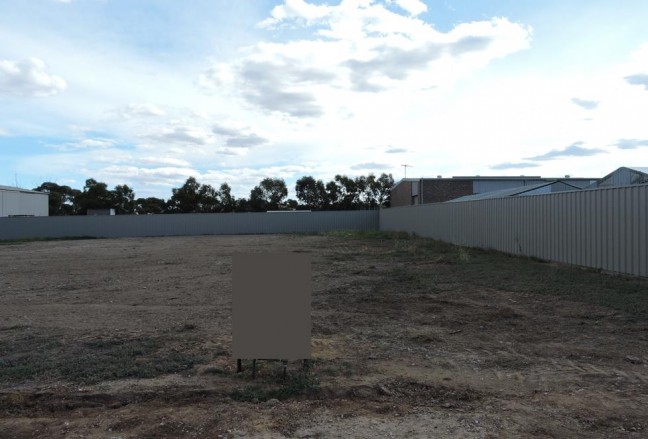 Nice bit of dirt- Great Location