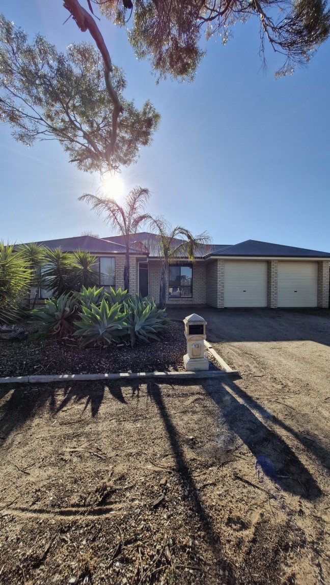 Modern Family home with Shedding & Solar Panels! - Applications closed!