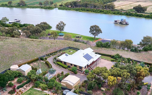 Spectacular View with Entertainer Style