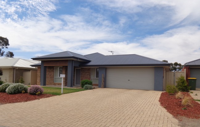 Four bedroom home in Western area! APPLICATIONS CLOSED!