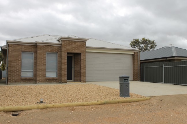 Four Bedroom Home Close to Freeway Access - APPLICATIONS CLOSED