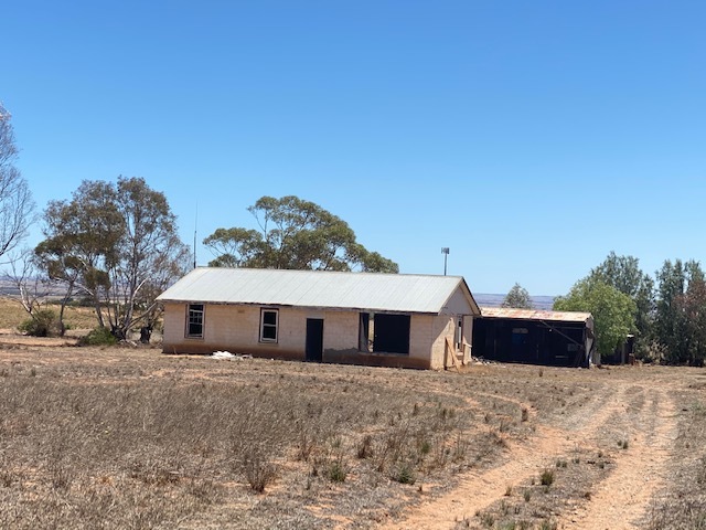 Sizeable land-Classic fix me up