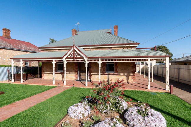 Bit of Old, Bit of New, A must to View