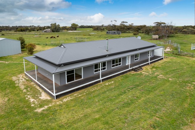 A Fair Pinch of Country