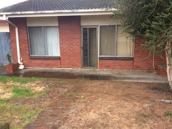 Low Maintenance Unit Short Walk to CBD!