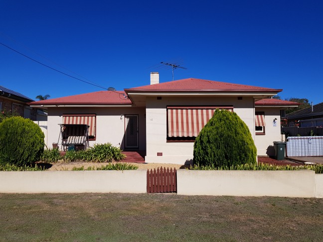 Super Location, Solid & Comfortable