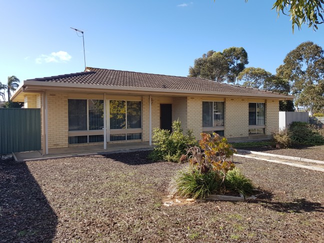 Family Favorite with Big Yard