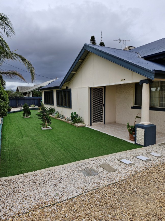 Spacious 3-Bedroom Stone Home in Tailem Bend