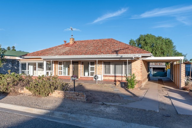 Huge Potential in Great Location