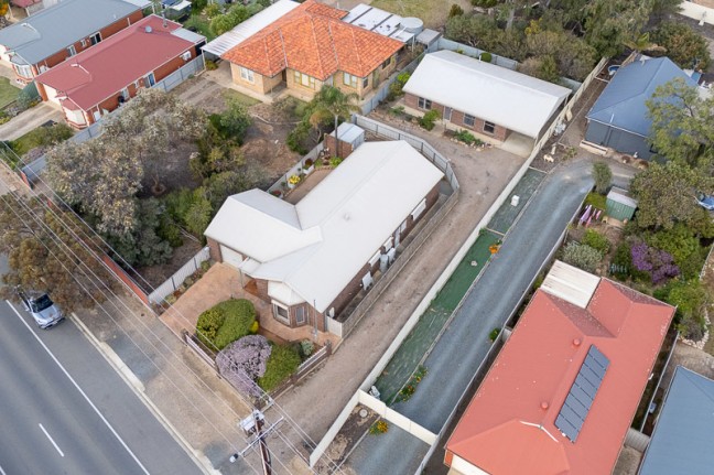 Dual Investment - 2 Homes 1 Title