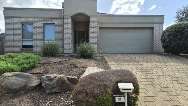 Spacious Family Home in Pathways Estate - Close to Schools & Nature