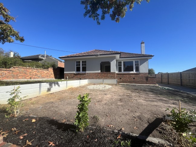 Renovated 4-Bedroom Home with Study in Glen Iris