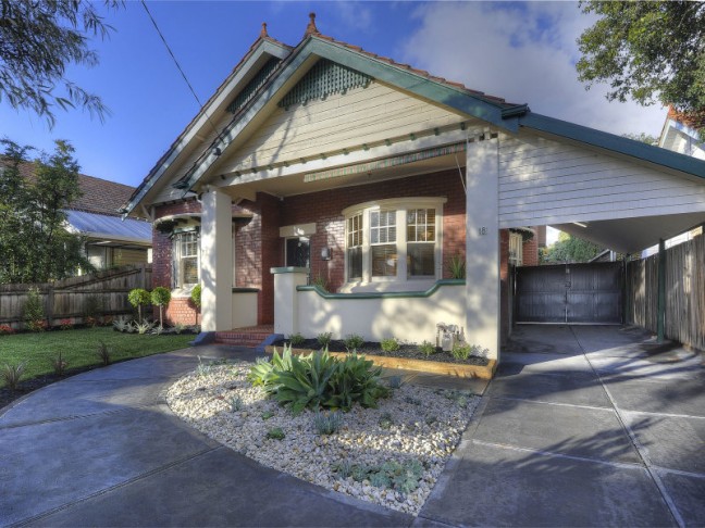 Classic Federation Bungalow
with Teenage Pad/ Parent's Retreat/ Home office/ Storage/ Granny Flat/ Guest Apartment