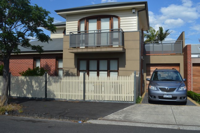 Ultra Modern 4 Bedroom Home!