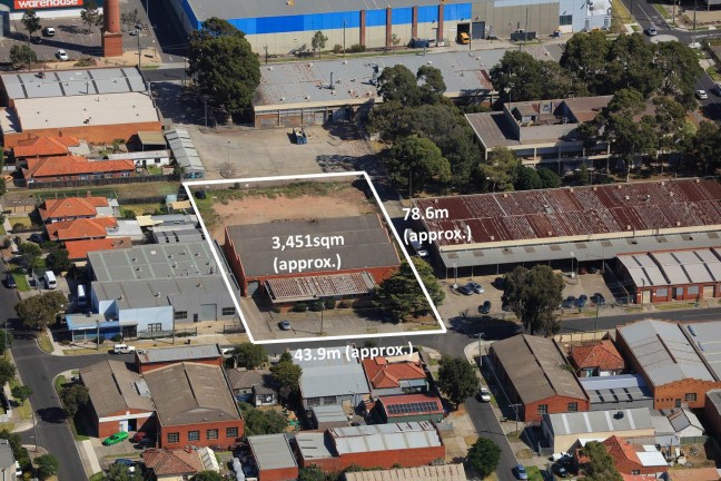 HUGE BLOCK IN PRIME LOCATION!
