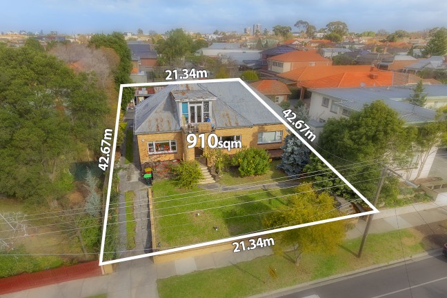 HUGE Frontage, HUGE Block!