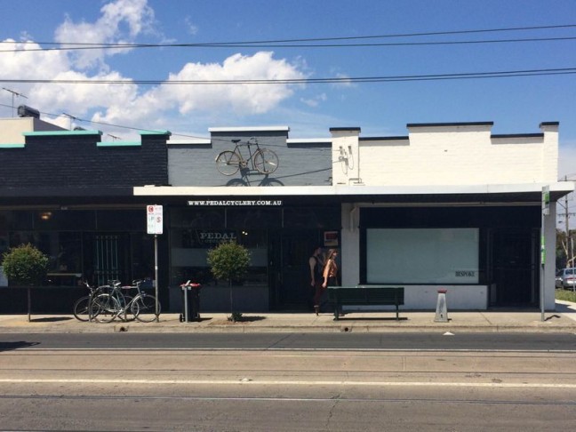 SHOP & DWELLING / CORNER EXPOSURE