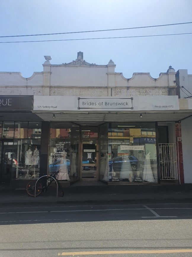 Be Seen in this Prime Location