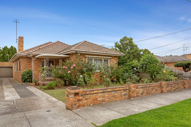 Pretty, Family Home!