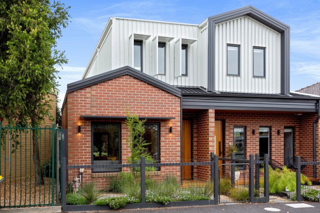 Near New, Sleek Home in Neighbourly Street!