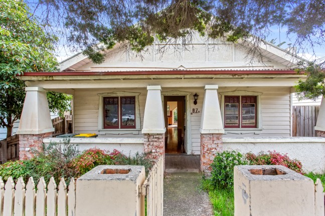 Californian Bungalow with Potential!