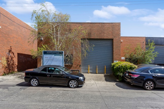 ZOOM Auction Wednesday 20th October at 2pm - please call or email agent to register