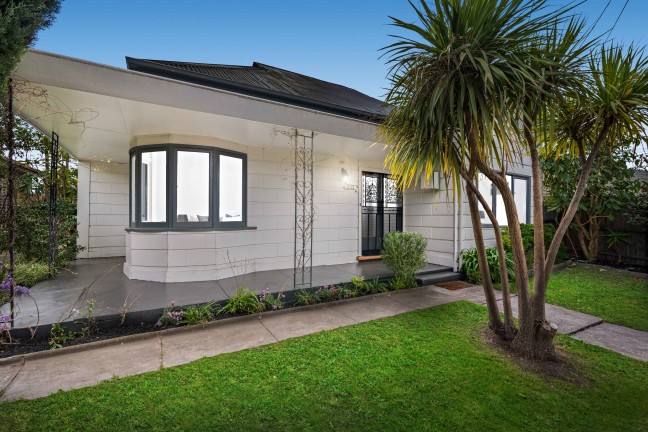 Incredible Locale, Pretty Period Home