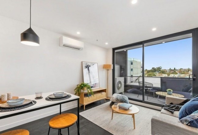 Vibrant Location with Healthy Options!