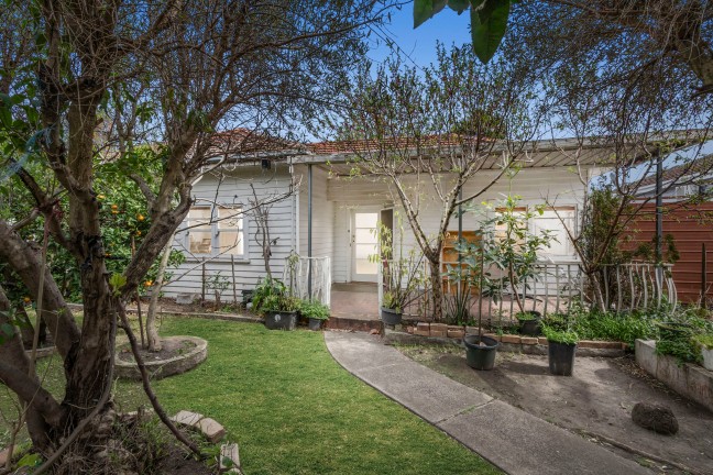 Tucked Away Weatherboard, Huge Block!