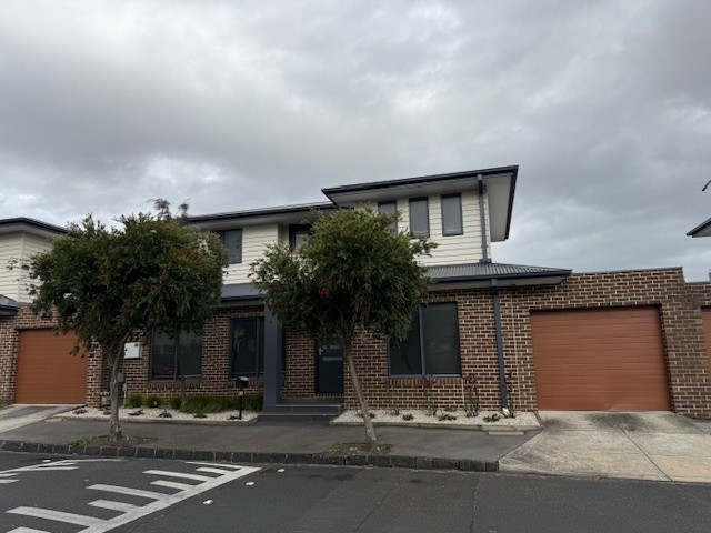 Street Frontage, Impeccable Home!