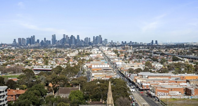 Partly Furnished with the Best Views of Melbourne!