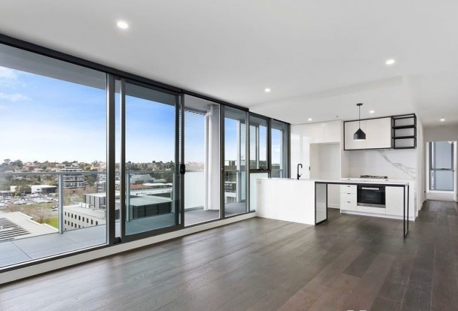 Sub Penthouse with Awesome City Views!