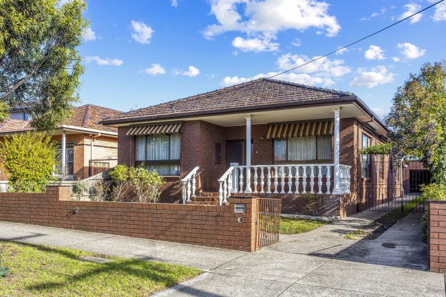 Neighbourly Street, Family Home
