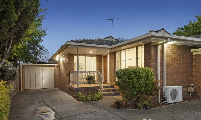 Comfort, Convenience & A Large Courtyard!