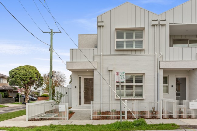 Brand New, Luxurious Townhouse