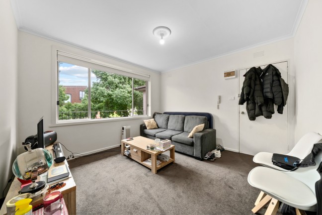 Stylish Living, Convenient Location!