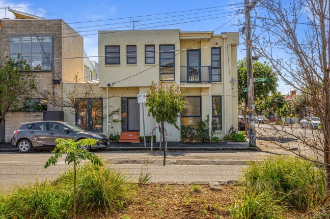 Spacious, Inner City Pad