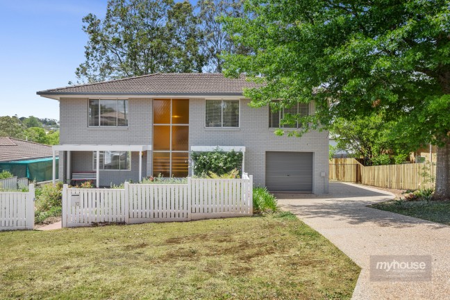 Massive Double Story Brick in Centenary Heights Backing onto Parkland