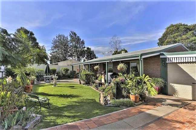 Multiple Living + Quiet Street = Great Value!