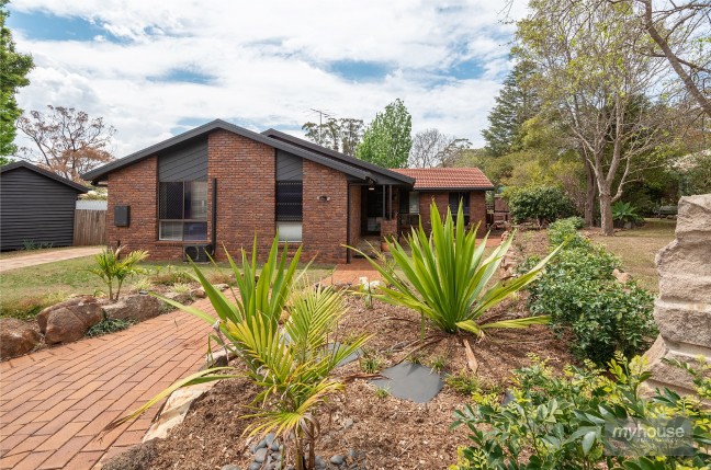 Huge Family Home on 1244m2 Landscaped Block