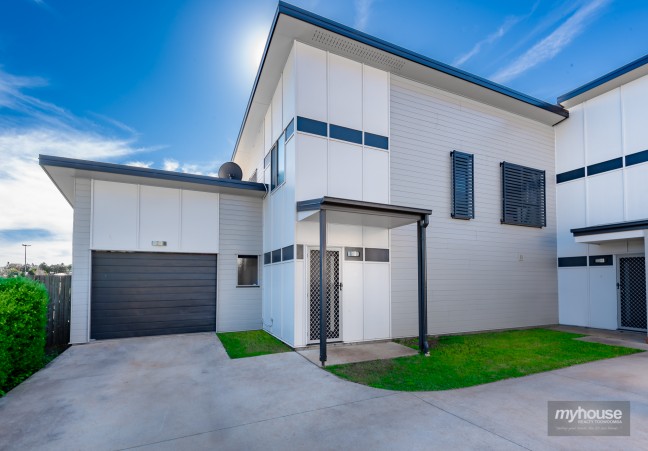 Coastal Inspired Living with Large Yard + Park Views!!