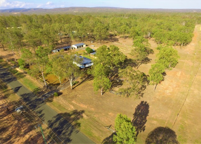 Family Home ~ 5 Acres ~ Sheds!!