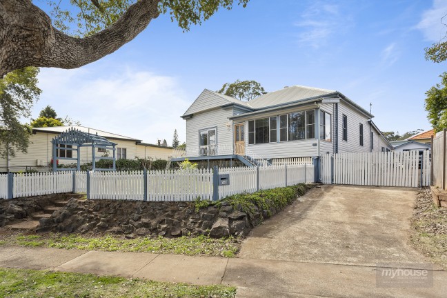 Spacious Character Home on Large 923m2 Block