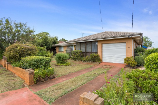 Immaculate Family Home - Walk to Wilsonton Shops